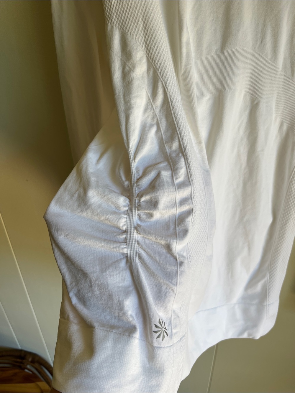 Athleta Momentum Womens White Long Sleeve Performance Seamless Sports Tee Sz Sm - Picture 7 of 12